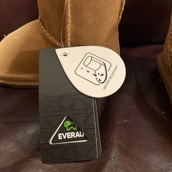 Snow boots from Australia. The brand is EVERAU, everaustralia. Never been worn. - Picture 6 of 13